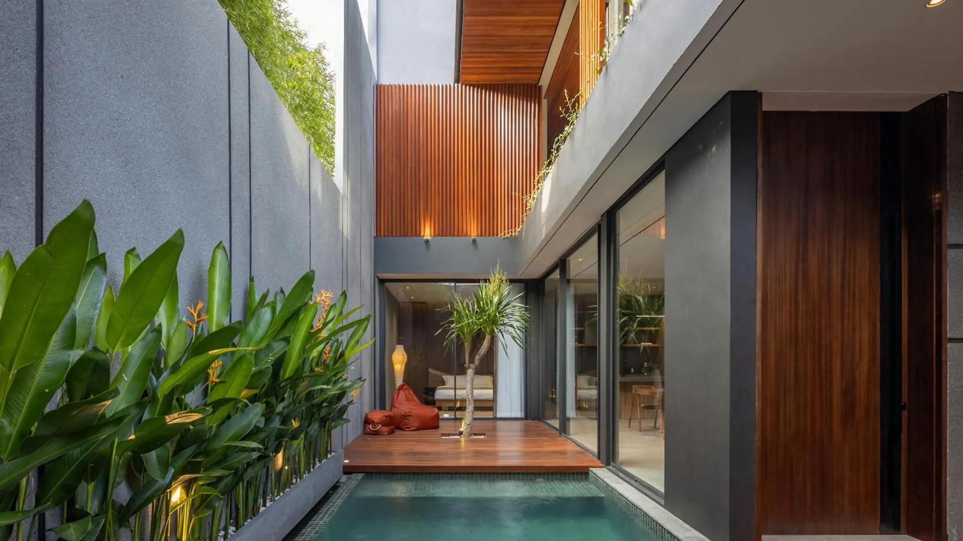 Aleny Vila By Vola Seminyak
